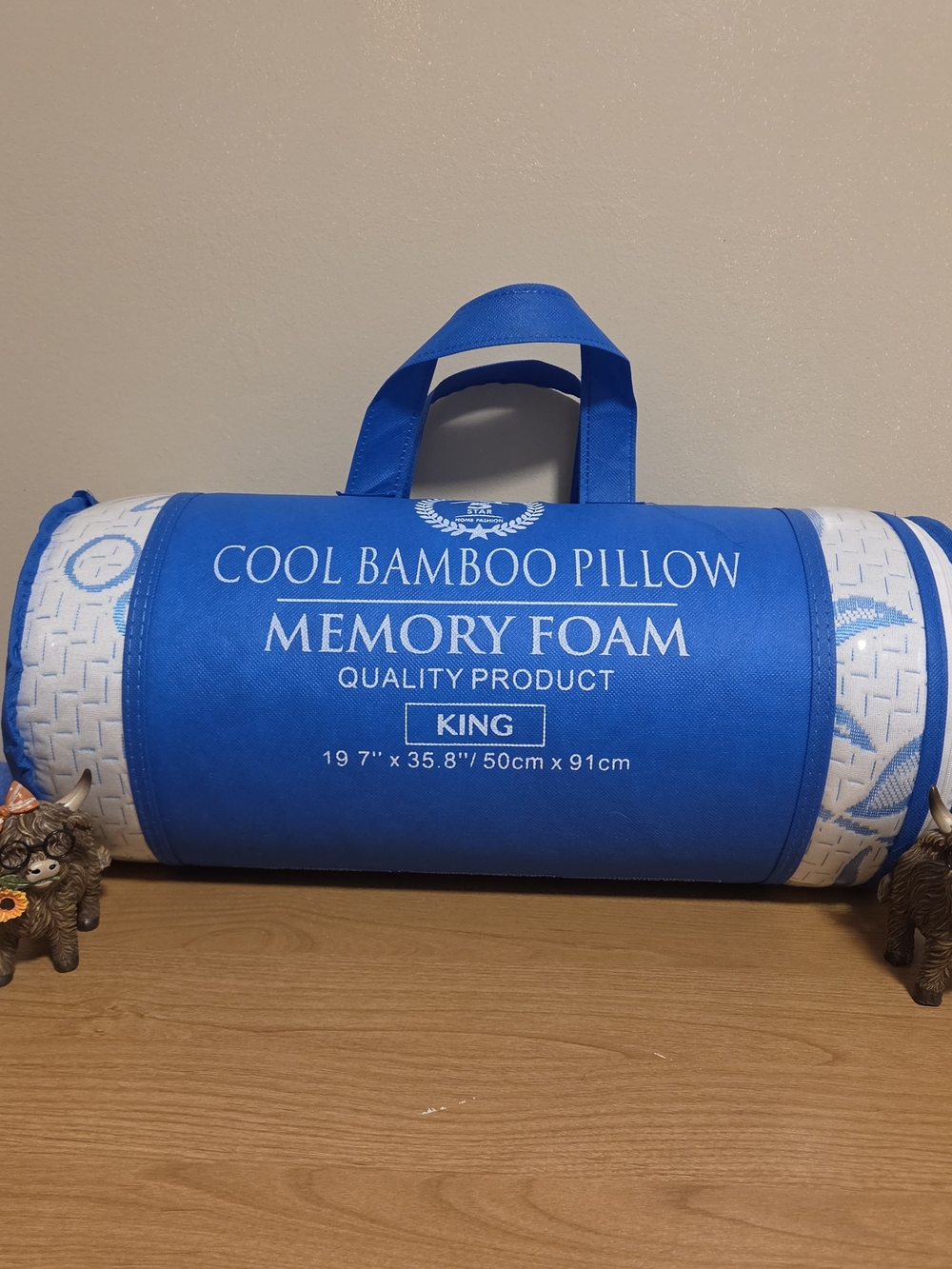 BAMBOO Cool Memory Foam Pillow - Blue and White